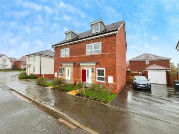 4 bedroom semi detached house for sale