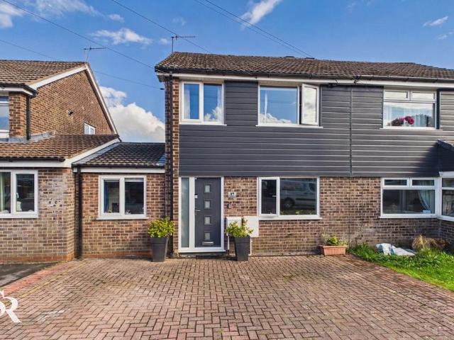 4 bedroom semi detached house for sale