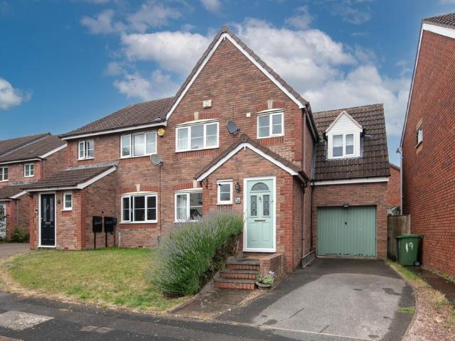 4 bedroom semi detached house for sale