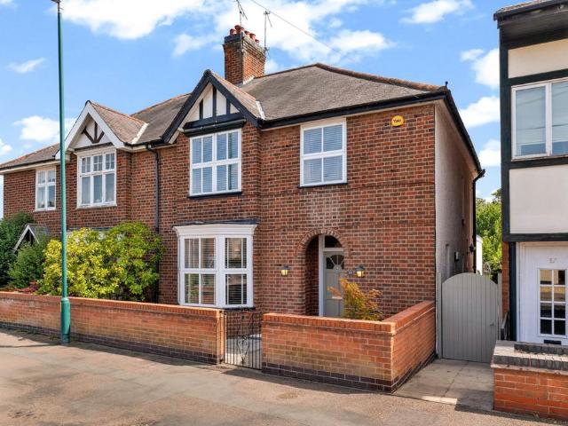 4 bedroom semi detached house for sale