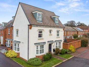 4 bedroom semi detached house for sale