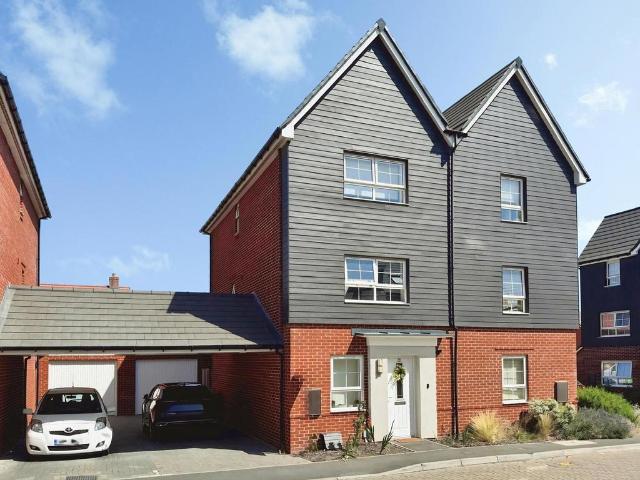 4 bedroom semi detached house for sale