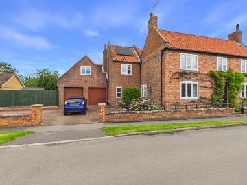 4 bedroom semi detached house for sale