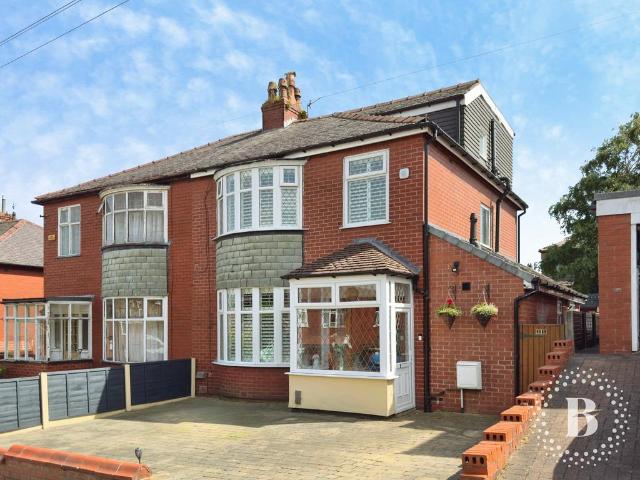 4 bedroom semi detached house for sale