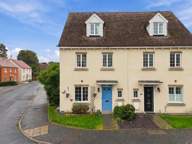 4 bedroom semi detached house for sale