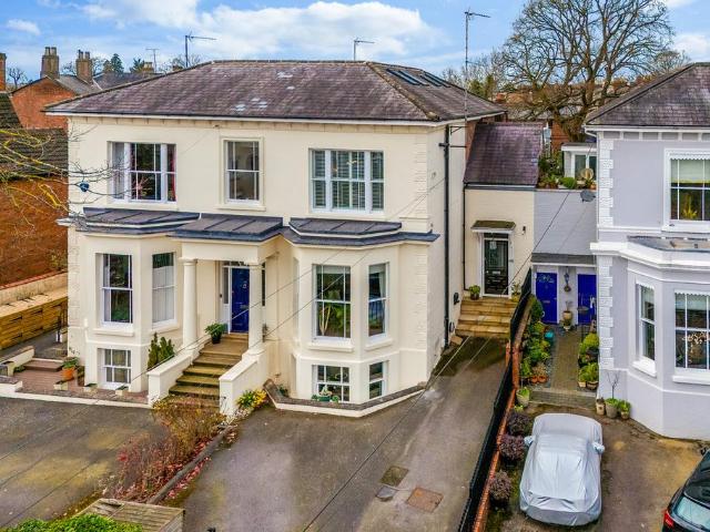 4 bedroom semi detached house for sale
