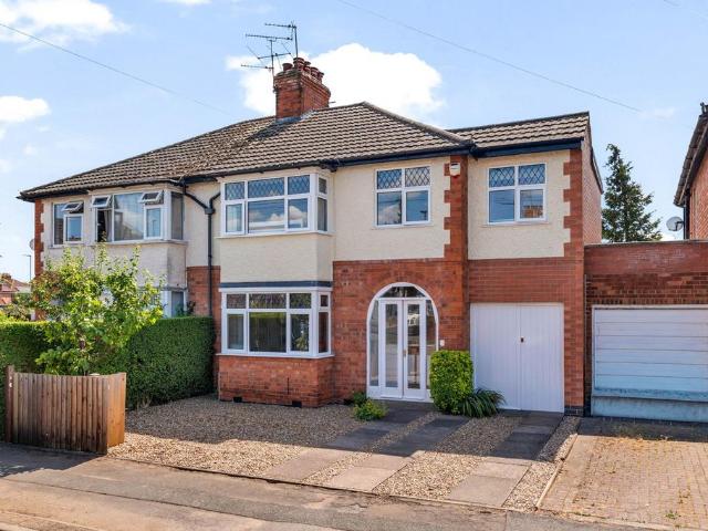 4 bedroom semi detached house for sale
