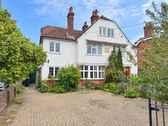 4 bedroom semi detached house for sale