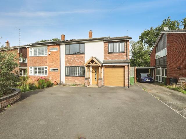 4 bedroom semi detached house for sale