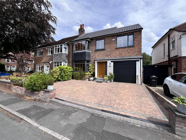 4 bedroom semi detached house for sale