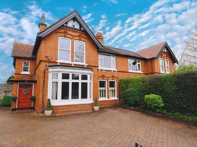 4 bedroom semi detached house for sale