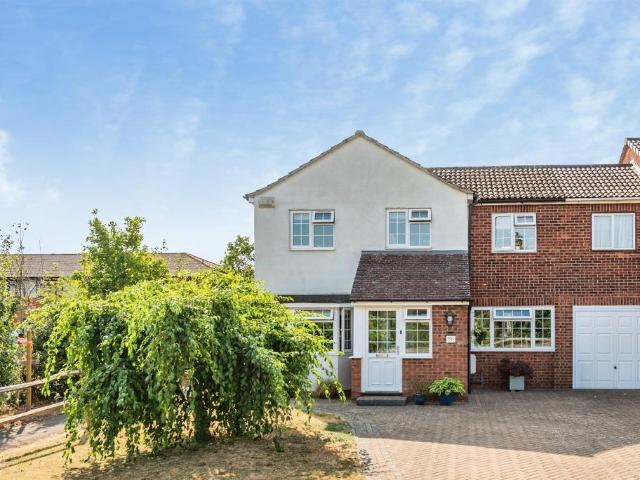 4 bedroom semi detached house for sale