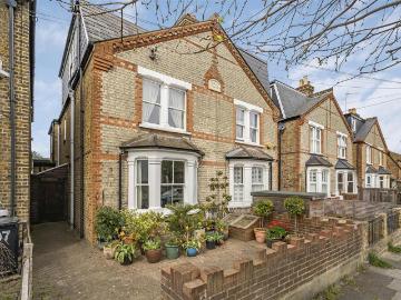 4 bedroom semi detached house for sale