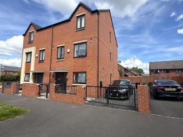 4 bedroom semi detached house for sale