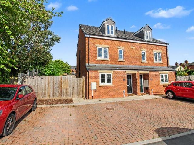 4 bedroom semi detached house for sale