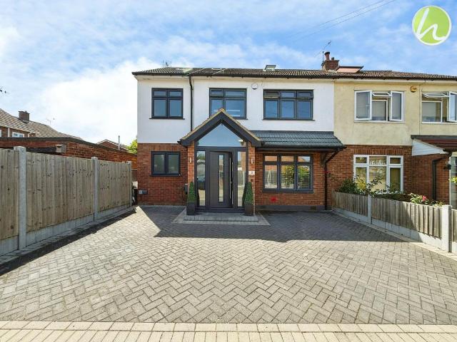 4 bedroom semi detached house for sale