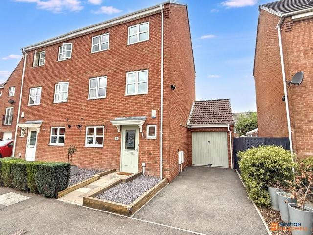 4 bedroom semi detached house for sale