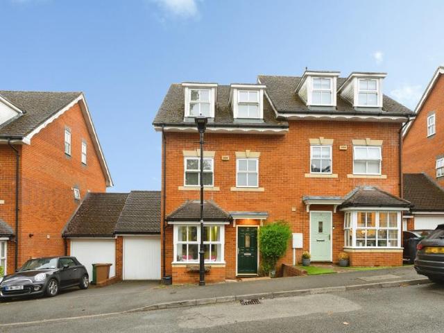 4 bedroom semi detached house for sale