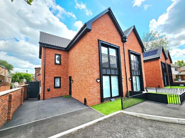 4 bedroom semi detached house for sale