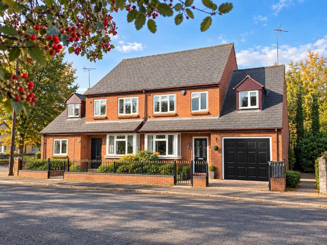 4 bedroom semi detached house for sale