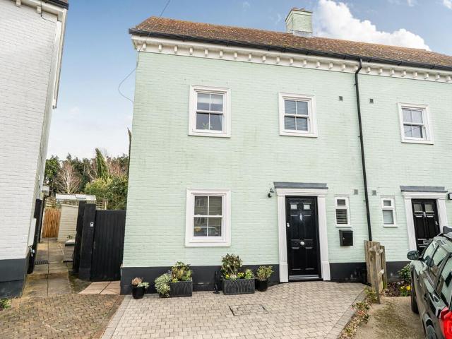 4 bedroom semi detached house for sale