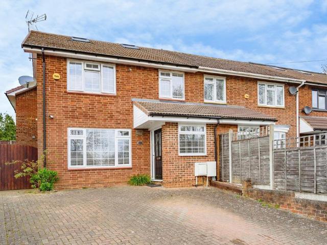 4 bedroom semi detached house for sale