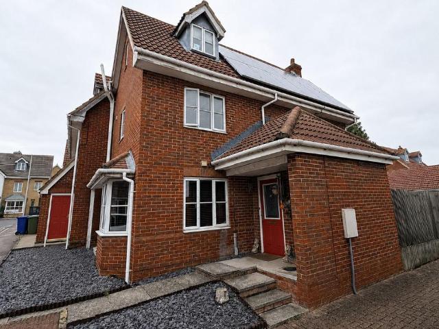 4 bedroom semi detached house for sale
