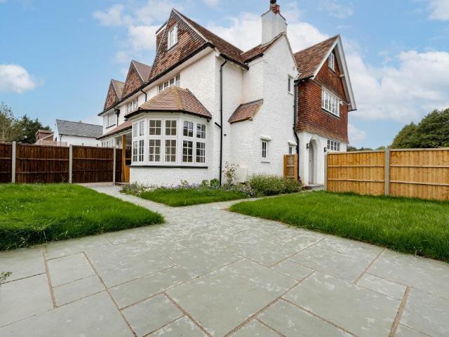 4 bedroom semi detached house for sale