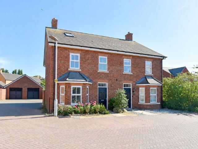 4 bedroom semi detached house for sale