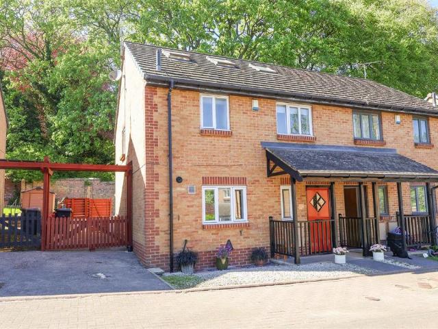 4 bedroom semi detached house for sale