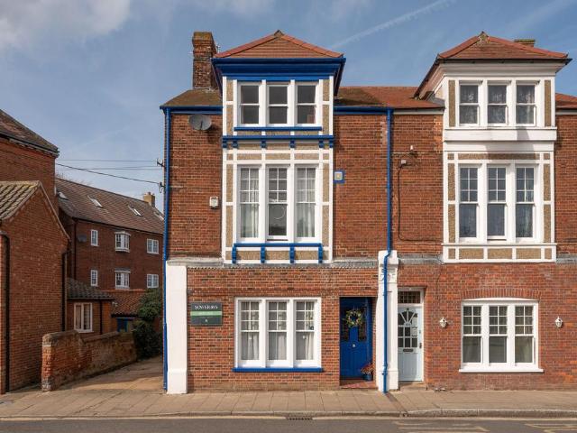 4 bedroom semi detached house for sale