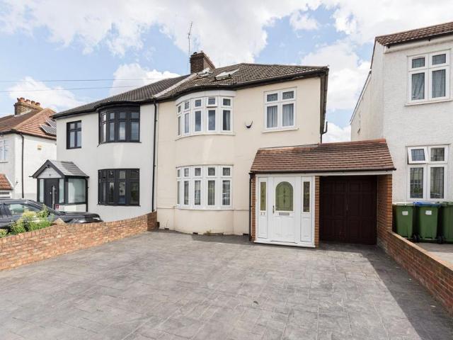 4 bedroom semi detached house for sale