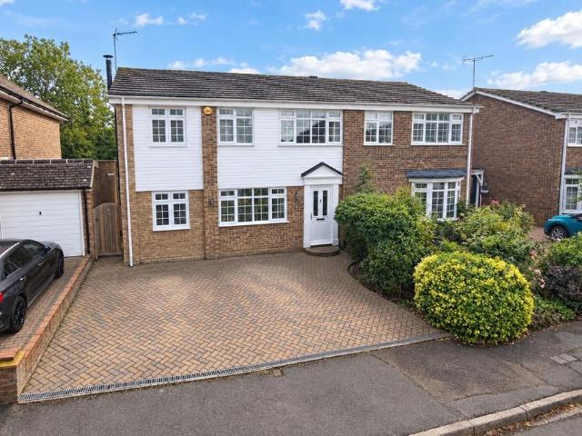 4 bedroom semi detached house for sale