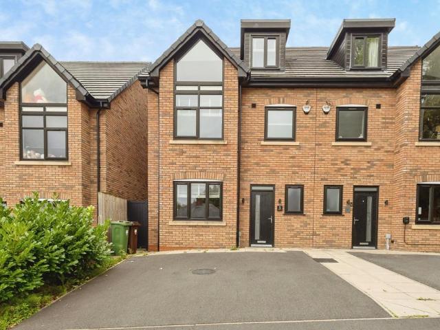 4 bedroom semi detached house for sale