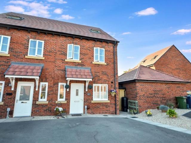 4 bedroom semi detached house for sale