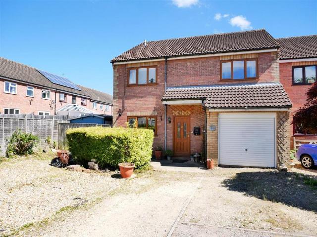 4 bedroom semi detached house for sale