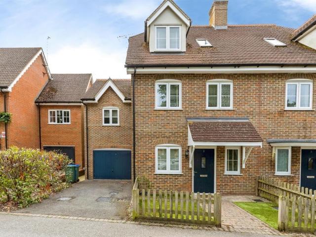 4 bedroom semi detached house for sale