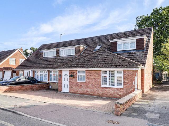4 bedroom semi detached house for sale