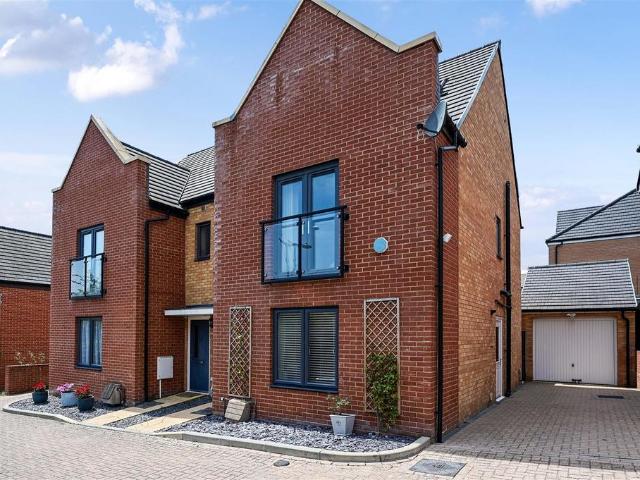 4 bedroom semi detached house for sale