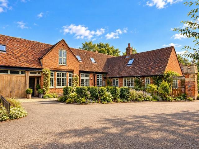 4 bedroom country house for sale