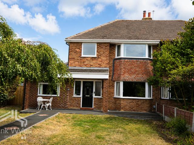 4 bedroom semi detached house for sale
