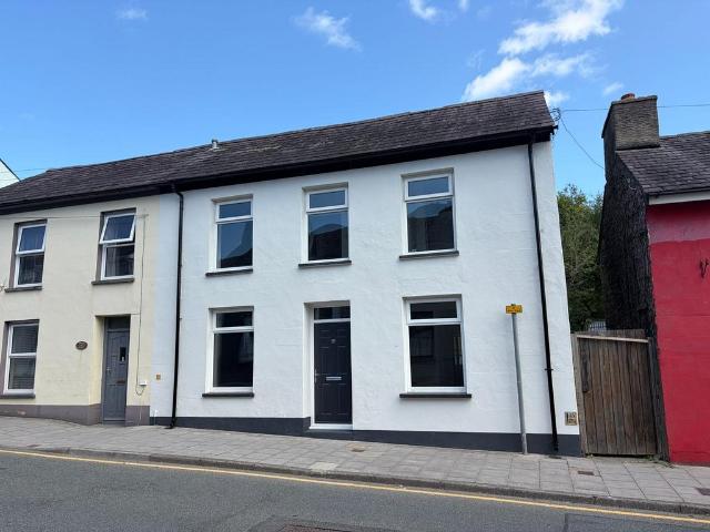 4 bedroom semi detached house for sale