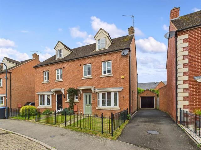 4 bedroom semi detached house for sale
