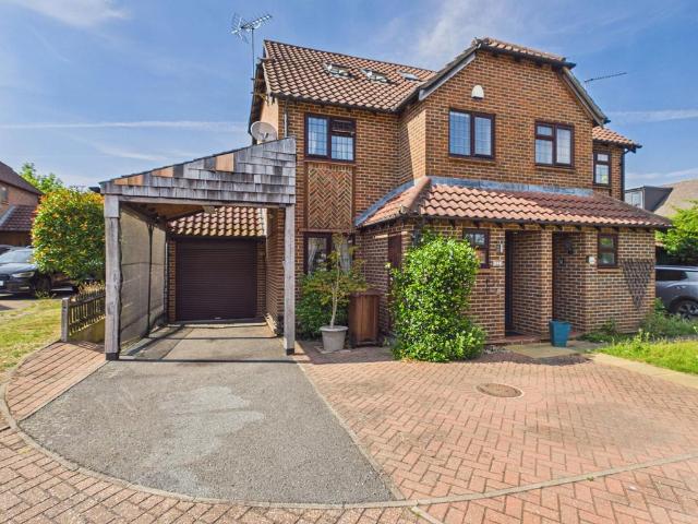 4 bedroom semi detached house for sale