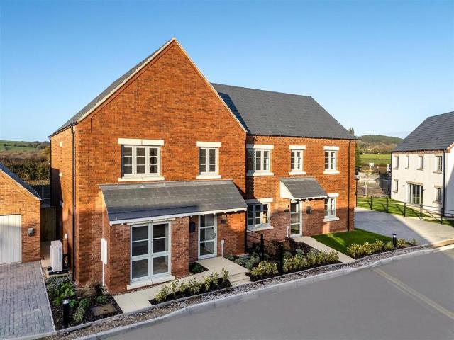 4 bedroom semi detached house for sale
