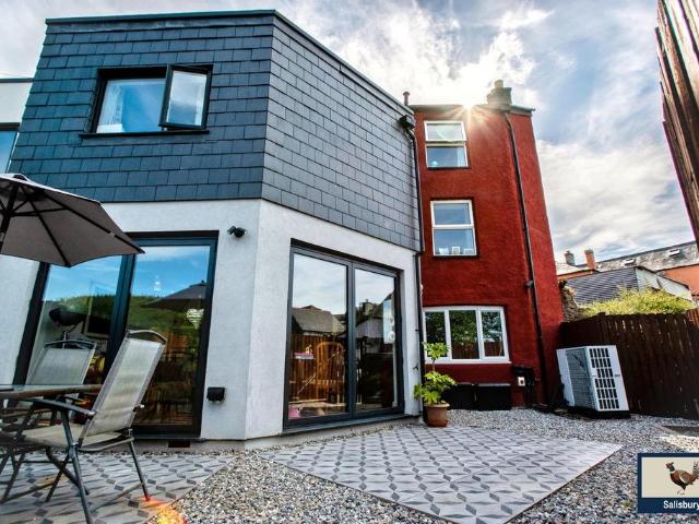 4 bedroom semi detached house for sale