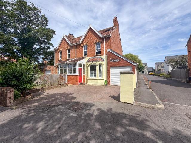 4 bedroom semi detached house for sale