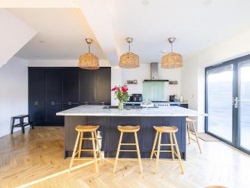 4 bedroom semi detached house for sale