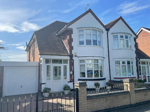4 bedroom semi detached house for sale