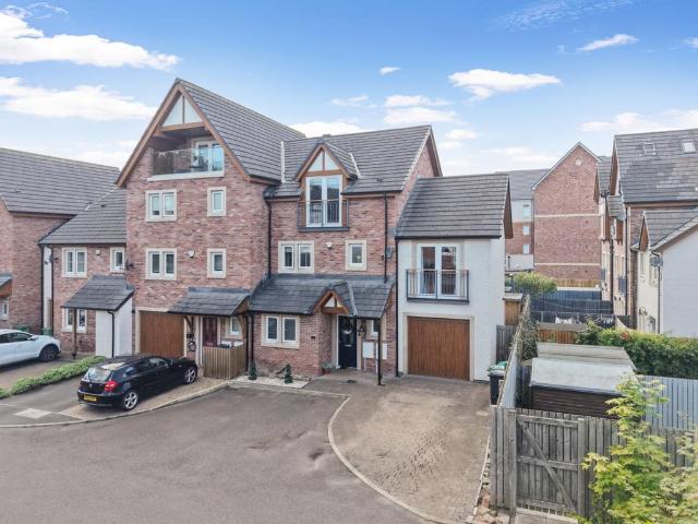 4 bedroom semi detached house for sale